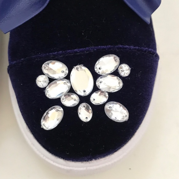 BADGLEY MISCHKA Blue Velvet Sneakers Slip On Rhinestone Delight Bow Girls Size 1 - Picture 4 of 16